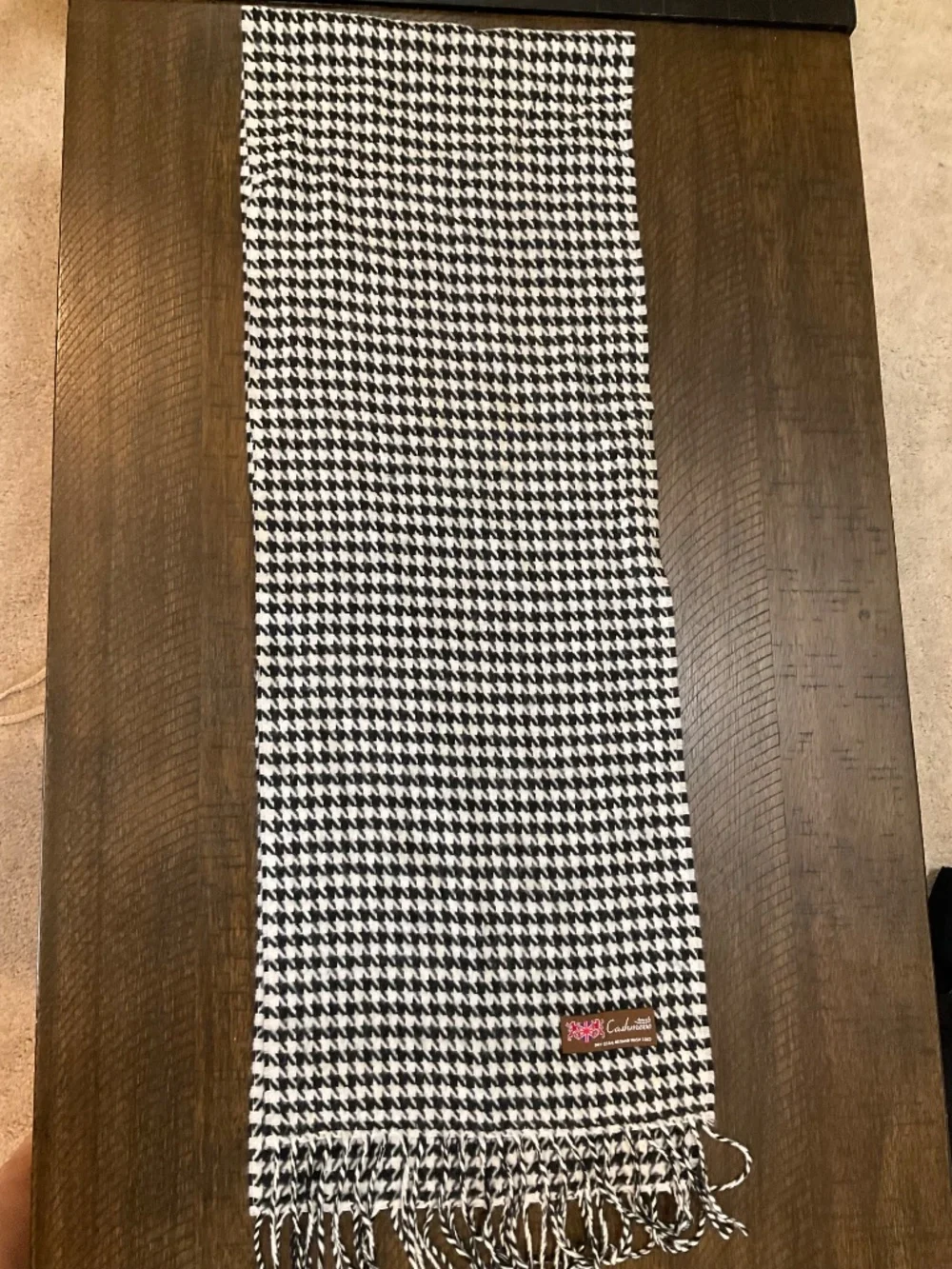 Black and white cashmere scarf